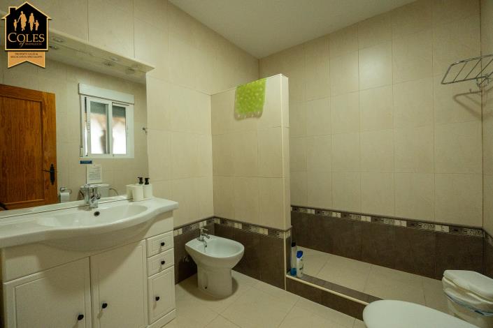 Image No.34-7 Bed Villa / Detached for sale