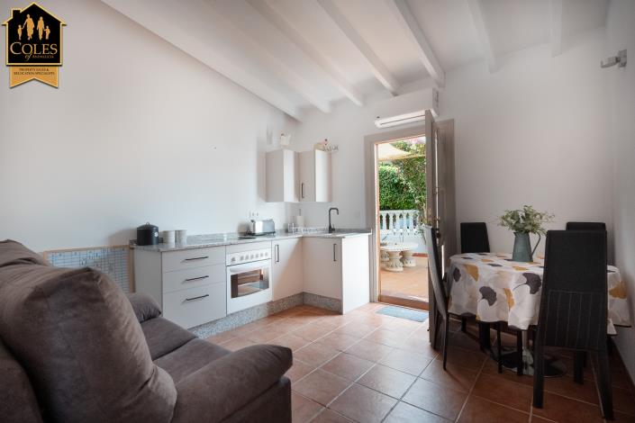 Image No.23-6 Bed Villa / Detached for sale