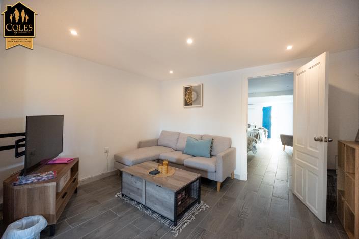 Image No.36-6 Bed Villa / Detached for sale