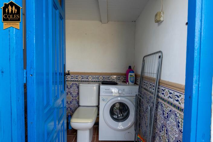 Image No.45-6 Bed Villa / Detached for sale