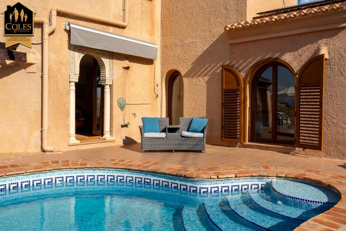 Image No.9-3 Bed Villa / Detached for sale