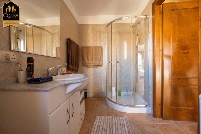 Image No.28-3 Bed Villa / Detached for sale