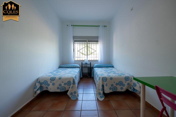 Image No.13-6 Bed Villa / Detached for sale