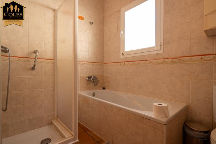 Image No.16-6 Bed Villa / Detached for sale