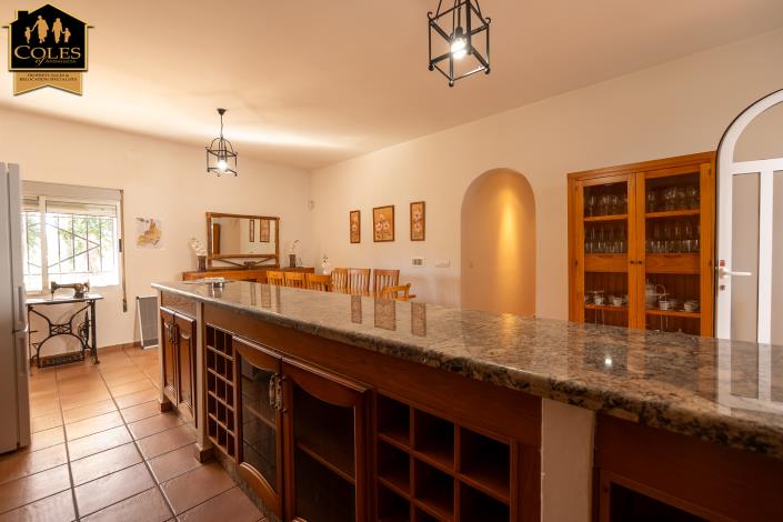 Image No.23-6 Bed Villa / Detached for sale