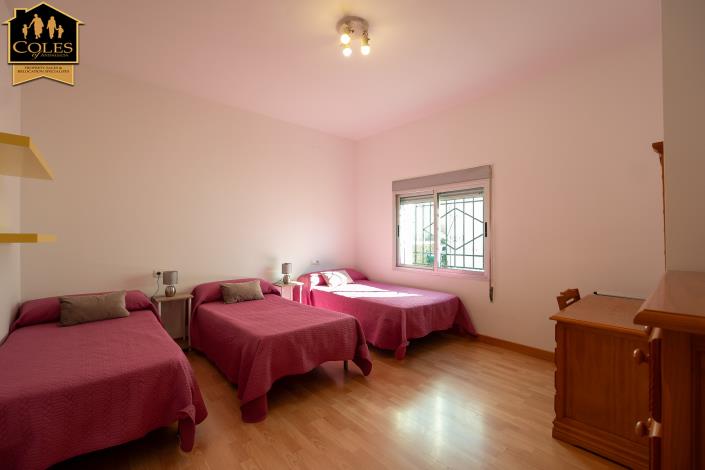 Image No.26-6 Bed Villa / Detached for sale