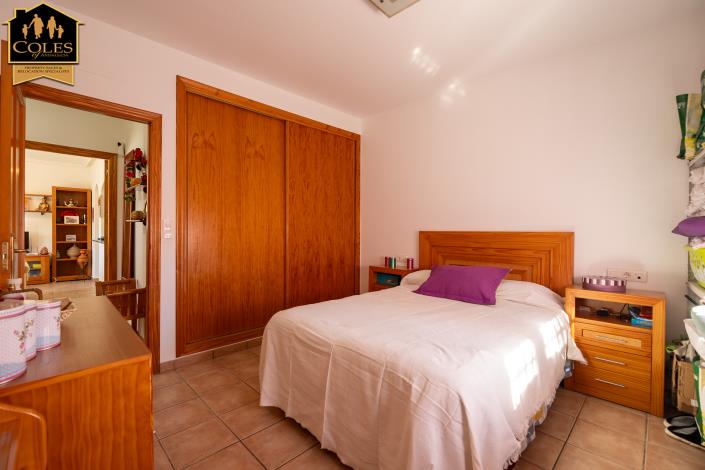 Image No.41-6 Bed Villa / Detached for sale