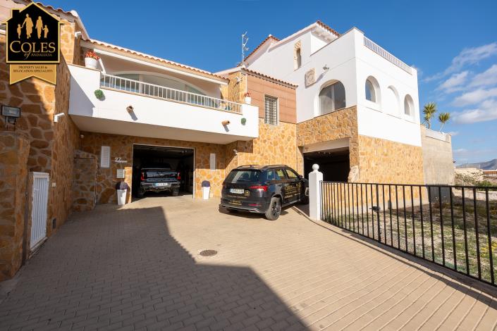Image No.4-4 Bed Villa / Detached for sale