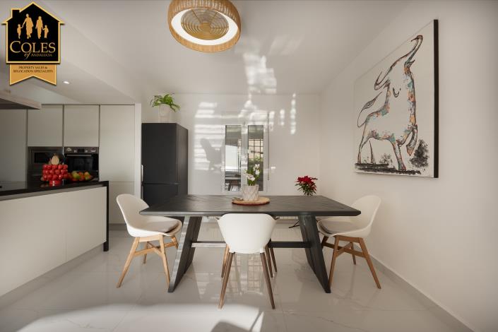 Image No.7-4 Bed Villa / Detached for sale