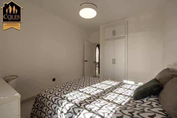 Image No.26-4 Bed Villa / Detached for sale