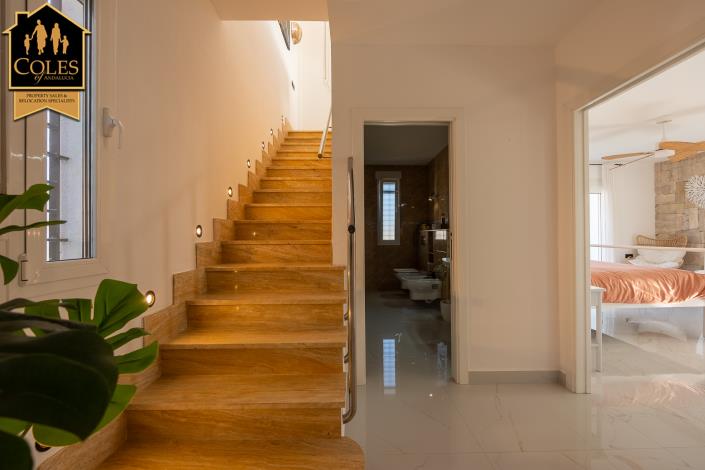 Image No.33-4 Bed Villa / Detached for sale