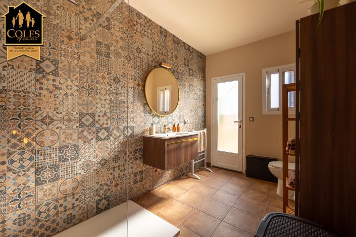 Image No.19-3 Bed Villa for sale