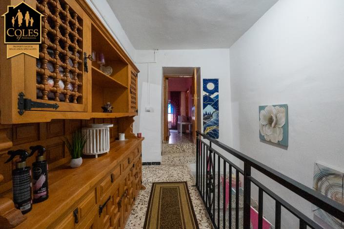 Image No.20-6 Bed Townhouse for sale