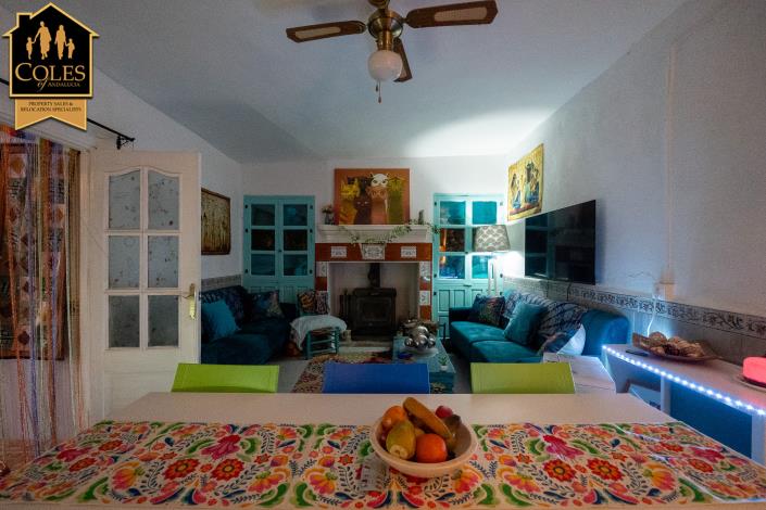 Image No.23-6 Bed Townhouse for sale