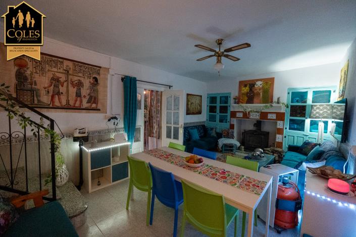 Image No.24-6 Bed Townhouse for sale