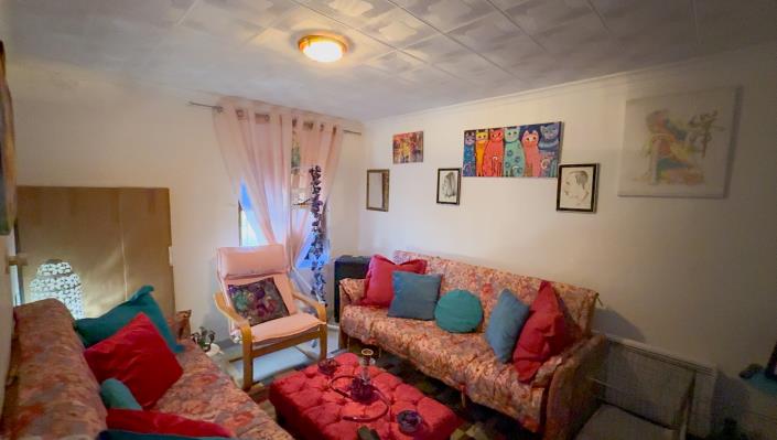 Image No.26-6 Bed Townhouse for sale