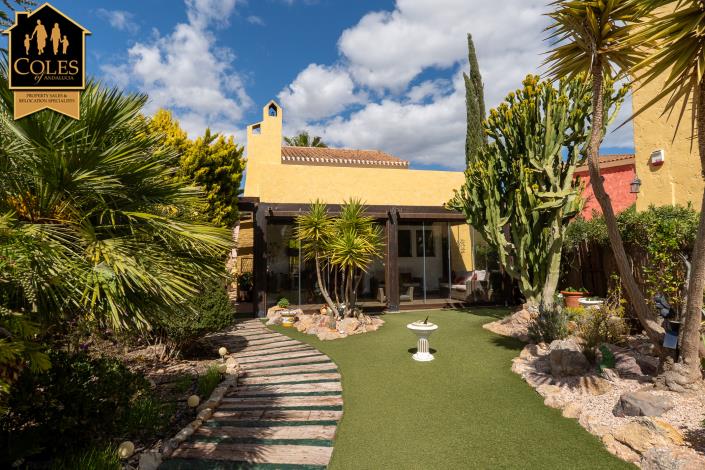 Image No.4-3 Bed Villa / Detached for sale