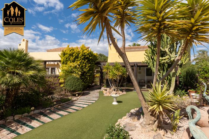 Image No.5-3 Bed Villa / Detached for sale