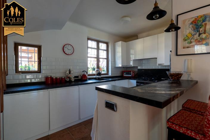 Image No.14-3 Bed Villa / Detached for sale