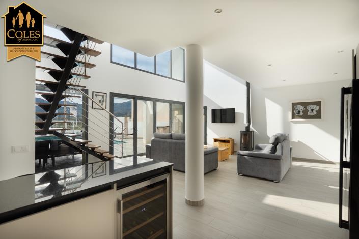 Image No.11-3 Bed Villa / Detached for sale