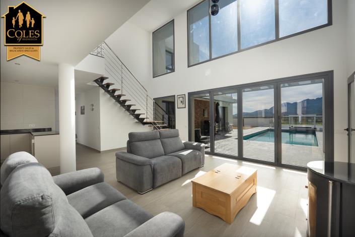 Image No.12-3 Bed Villa / Detached for sale