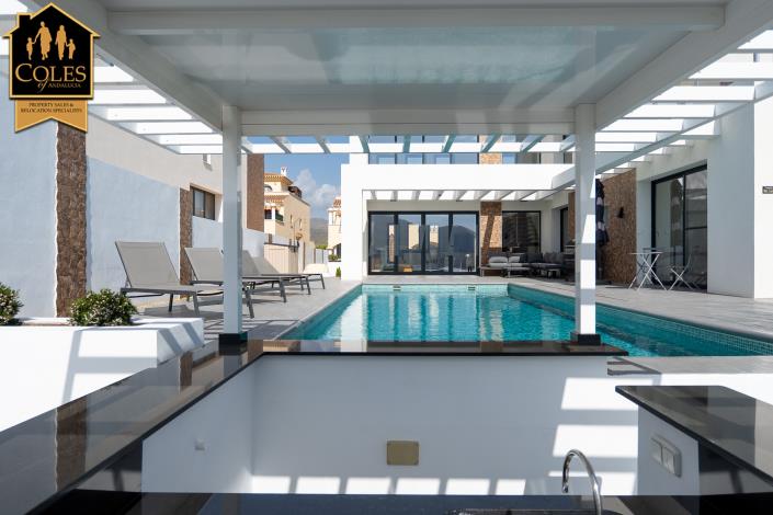 Image No.42-3 Bed Villa / Detached for sale