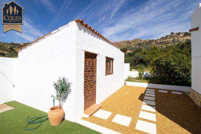 Image No.17-4 Bed Villa / Detached for sale