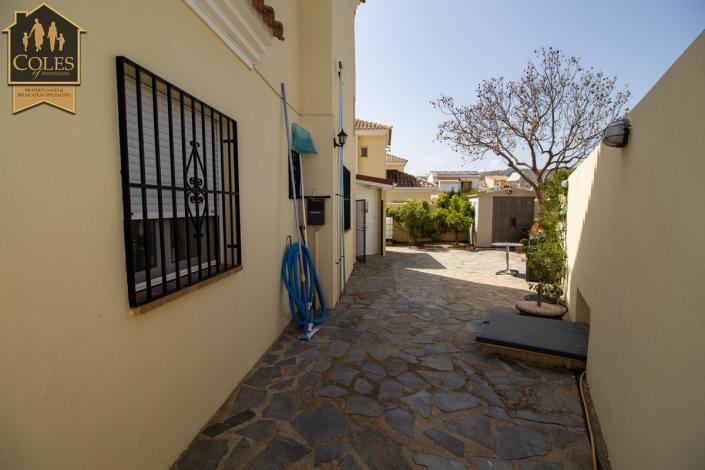 Image No.31-3 Bed Villa / Detached for sale