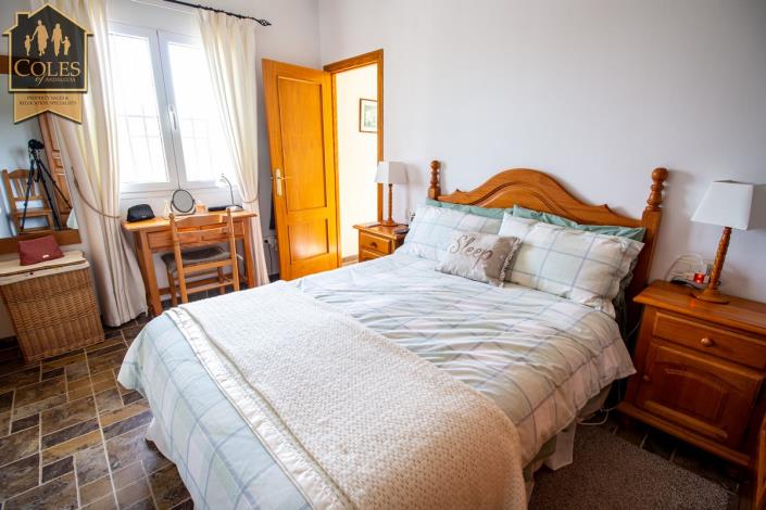 Image No.43-3 Bed Villa / Detached for sale