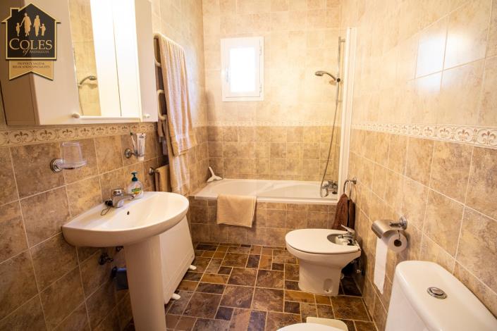 Image No.45-3 Bed Villa / Detached for sale