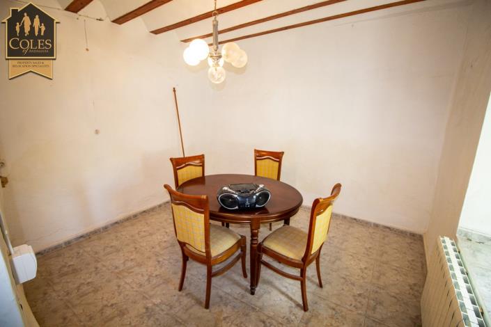 Image No.11-6 Bed Townhouse for sale