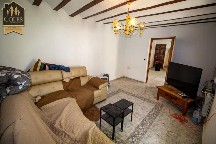 Image No.16-6 Bed Townhouse for sale