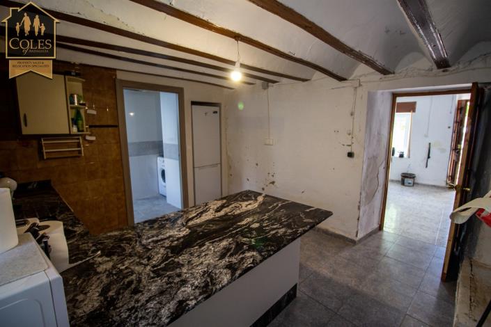 Image No.26-6 Bed Townhouse for sale