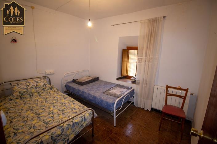 Image No.31-6 Bed Townhouse for sale