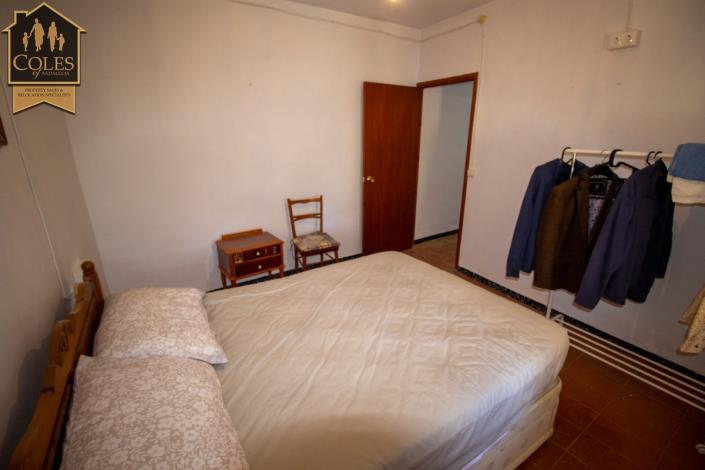 Image No.36-6 Bed Townhouse for sale