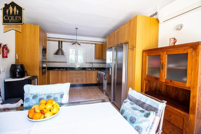 Image No.29-5 Bed Villa / Detached for sale