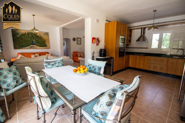 Image No.30-5 Bed Villa / Detached for sale