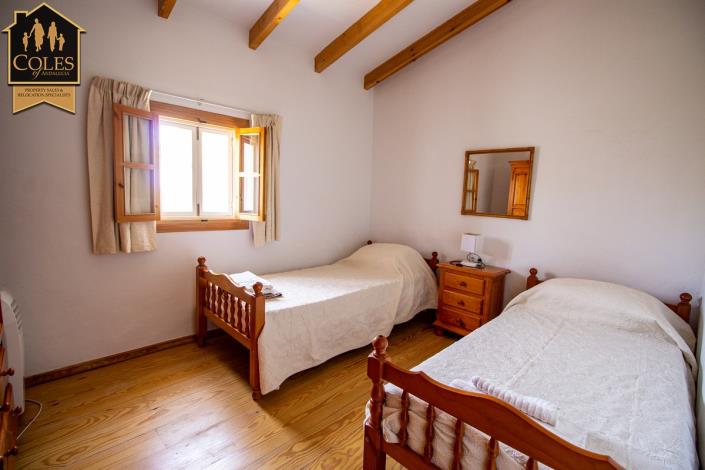 Image No.47-5 Bed Villa / Detached for sale