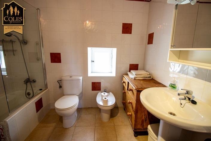 Image No.49-5 Bed Villa / Detached for sale