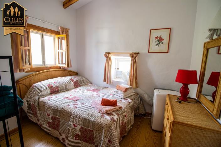 Image No.50-5 Bed Villa / Detached for sale