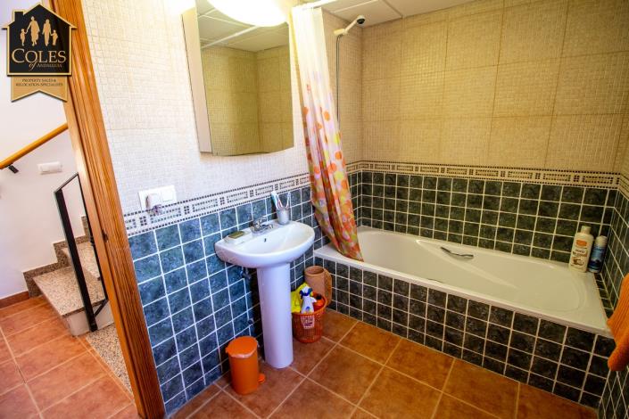 Image No.19-3 Bed Townhouse for sale