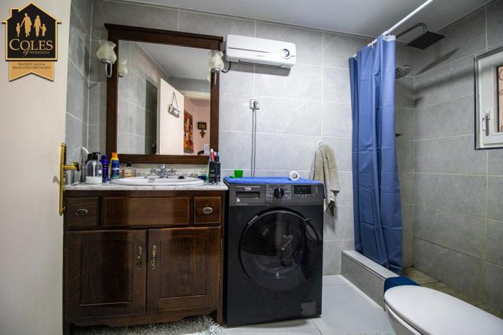 Image No.7-5 Bed Townhouse for sale