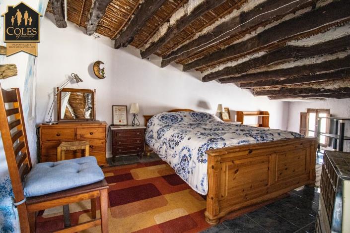 Image No.24-5 Bed Townhouse for sale