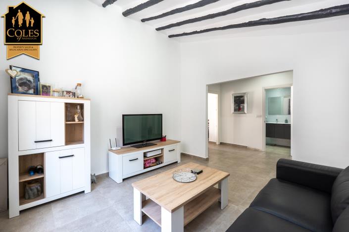 Image No.8-6 Bed Townhouse for sale