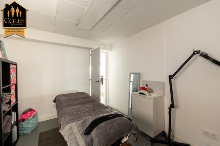 Image No.14-6 Bed Townhouse for sale