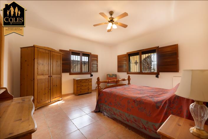 Image No.18-3 Bed Villa / Detached for sale