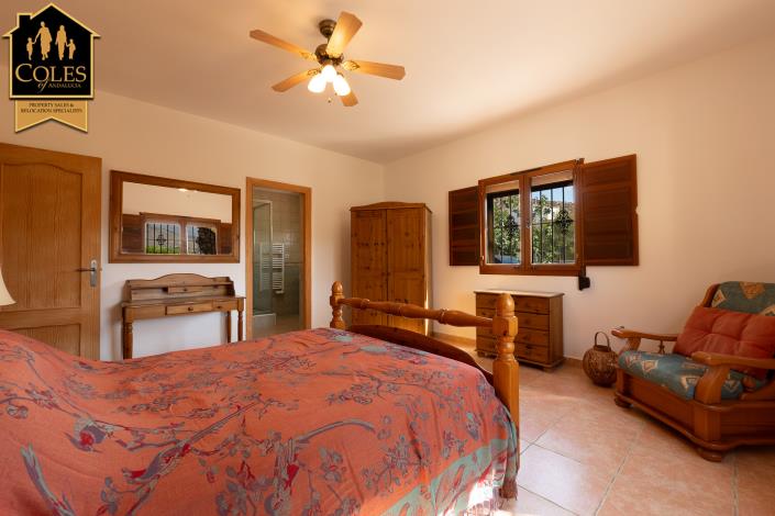 Image No.19-3 Bed Villa / Detached for sale