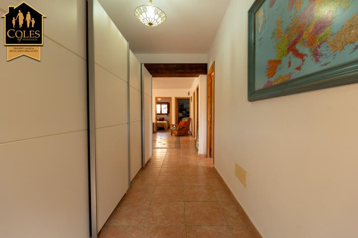 Image No.27-3 Bed Villa / Detached for sale