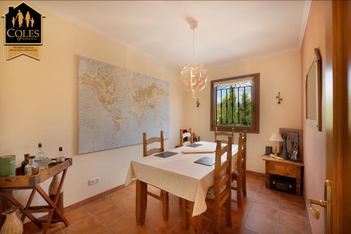 Image No.18-3 Bed Villa / Detached for sale