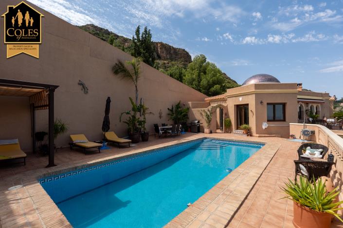 Image No.6-4 Bed Villa / Detached for sale